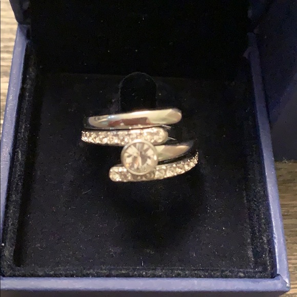 Swarovski Crystal Ring - Picture 2 of 3